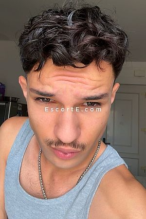 Nathan - Lyon Boy Escorts