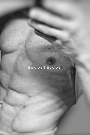 Tom - Marseille Boy Escorts