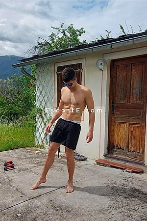 James - Nice Boy Escorts