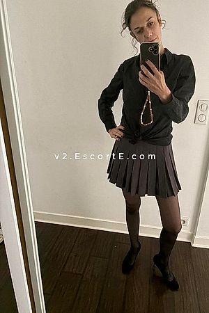 Lou4 - Paris Escorts
