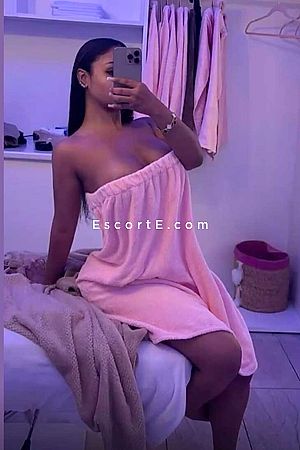 Lara - Escort Girl Romainville