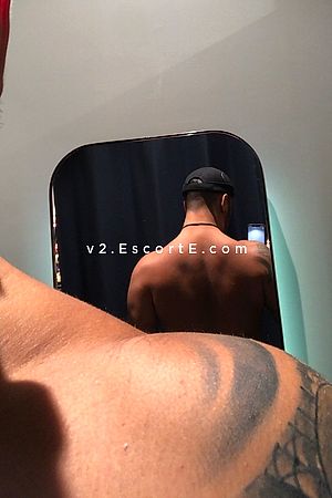 BABAYO - Nantes Boy Escorts