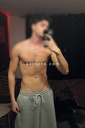 Leo - Escort Boy Grenoble