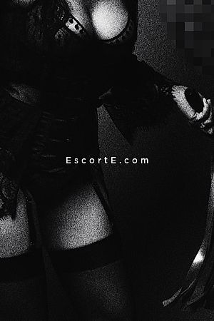 Reinesolena - Aix-En-Provence Escorts