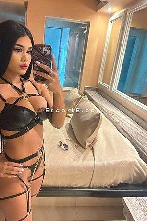 Escarlet - Escort Girl Paris