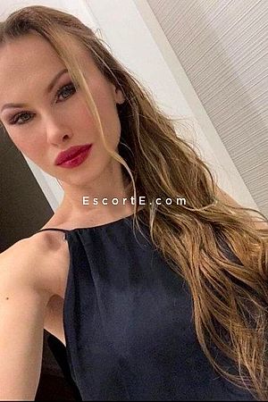 Peach - Paris Escorts