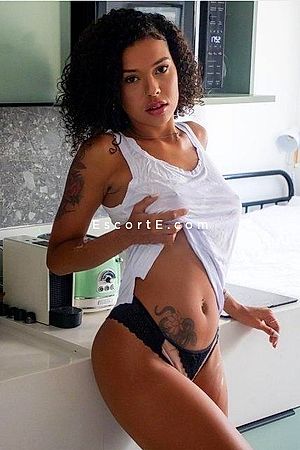 Madelline - Paris Escorts