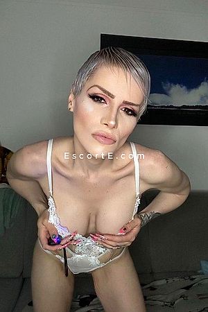 Julia Gomez - Paris Escorts