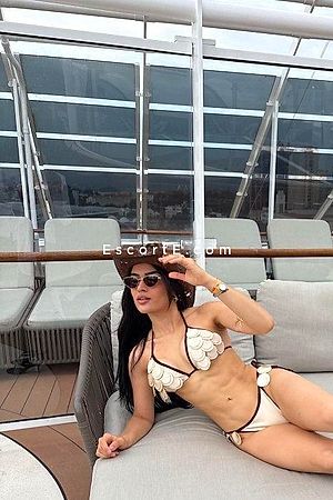 Jade - Escort Girl Lyon