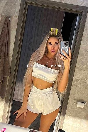 Selena - Escort Girl Bordeaux