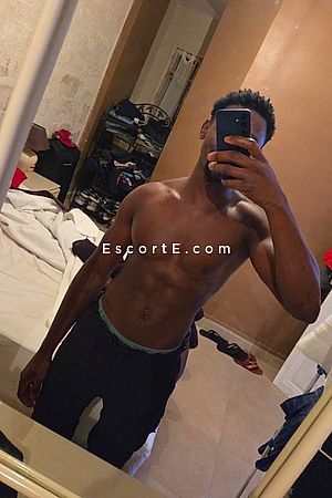 Sportif Sympa - Paris Boy Escorts