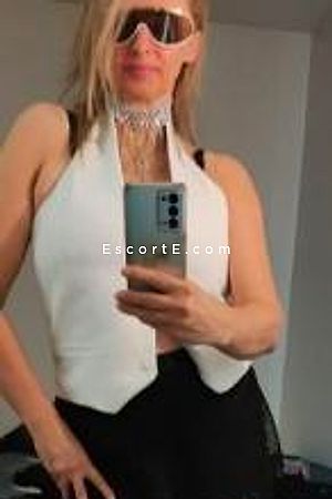 Aurora - Escort Girl Paris