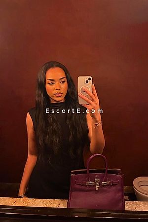 Emma - Paris Escorts