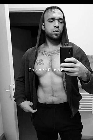 Enzo18BG - Bourges Boy Escorts