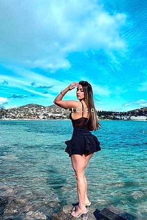 Victoria - Paris Escorts