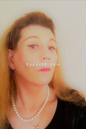 Laura83 - Toulon Trans Escorts
