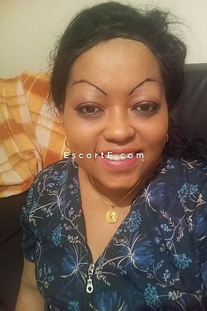 Nalyaana - Le Creusot Escorts