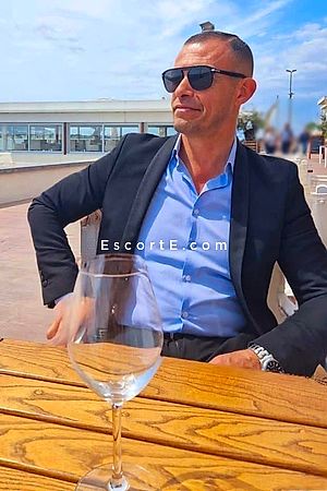 Laurenzo-31 - Aix-En-Provence Boy Escorts