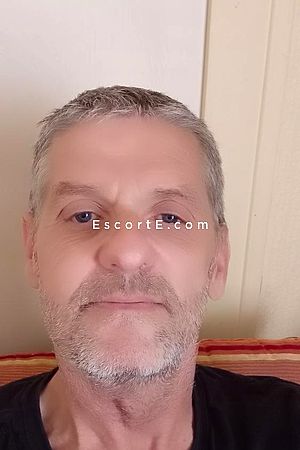 TONGUES - Escort Boy Nantes