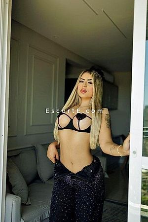 Carol - Paris Escorts