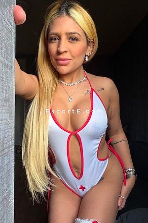 Lia Ferraz - Paris Escorts