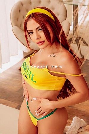 Jade Chaud - Escort Girl Paris