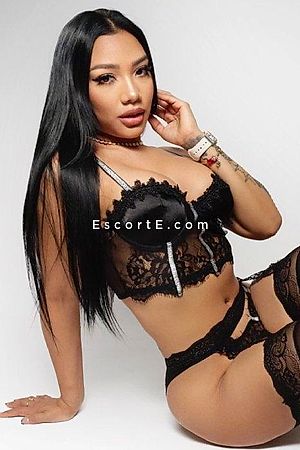 Miah - Escort Girl Paris
