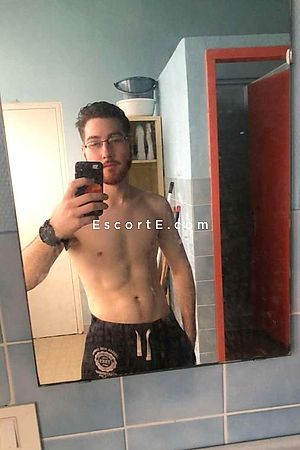 Mickael29 - Escort Boy Brest