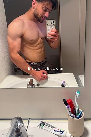 Bozo22 - Montpellier Boy Escorts