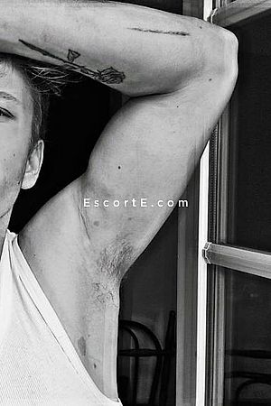 Smile79 - Niort Boy Escorts