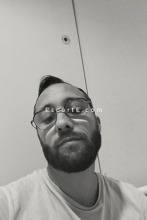 Julien - Villeurbanne Boy Escorts