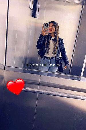 Eleonora - Escort Girl La Riche