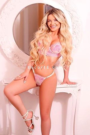 Dania - Escort Girl Paris