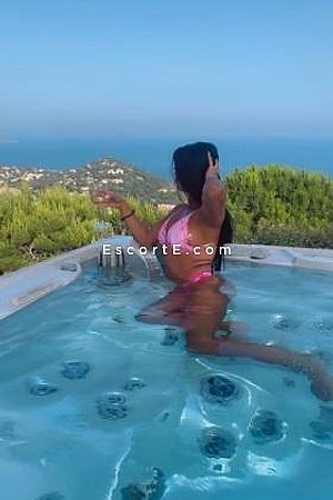 Roberta - Escort Girl Saint Tropez
