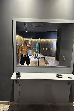 James - Escort Boy Paris