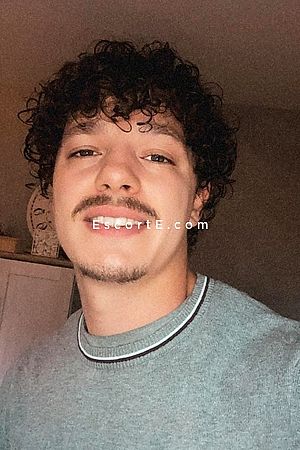 Dylan71 - Escort Boy Le Creusot