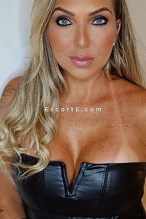 Laura (Milf) - Nice Escorts
