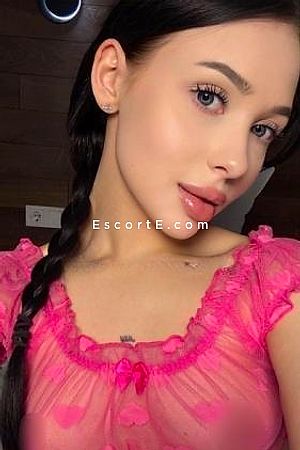 Kate - Paris Escorts