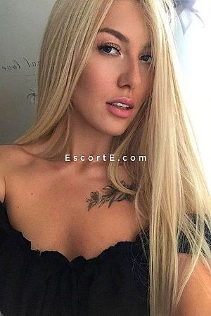 Karolina - Nice Escorts