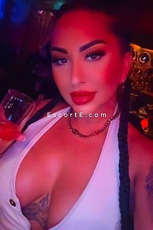 Foxy - Cannes Escorts