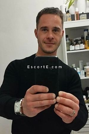 Julien - Biarritz Boy Escorts