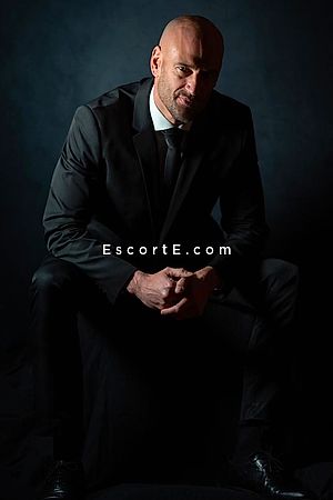 Adrien Chef @ Your Pleasure Photo #2