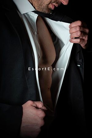 Adrien Chef @ Your Pleasure Photo #3