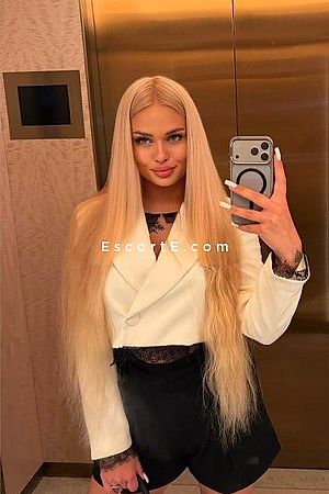 Alina - Escort Girl Paris