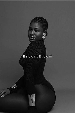 Favour - Escort Girl Dijon