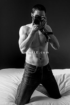 Hadrien - Escort Boy Caen