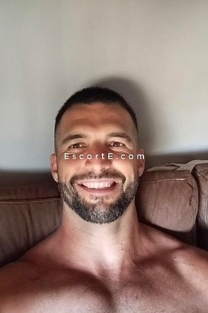 Ju33 - Bordeaux Boy Escorts
