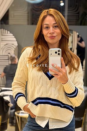 Ophelia - Escort Girl Paris
