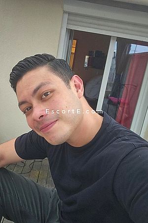 Latino elegante - Paris Boy Escorts