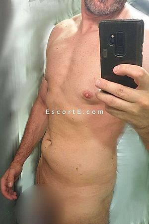 Thom - Limoges Boy Escorts